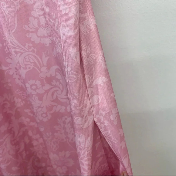 Vintage Vanity Fair Nightgown Medium Pink Short Flutter Sleeve Lace Detail USA - Picture 7 of 14